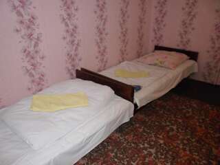 Гостевой дом Guest House Raisa Брест Бюджетный трехместный номер-1